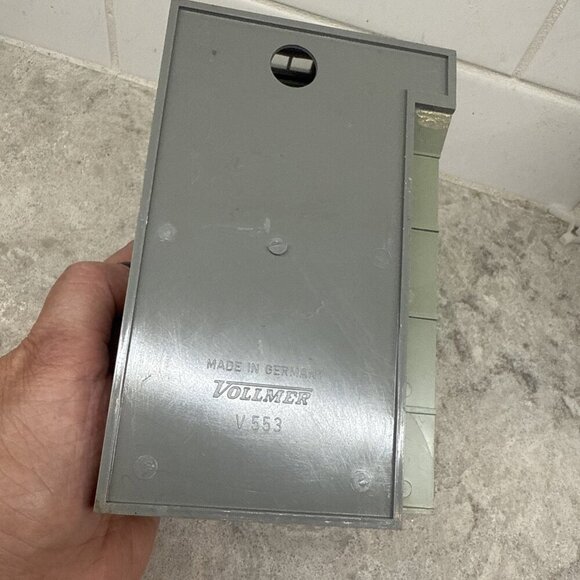 Vollmer Germany HO Industrial Building, Doors Slide Open/Close, Weathered - Picture 5 of 5